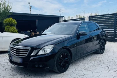 2010' Mercedes-Benz E 220