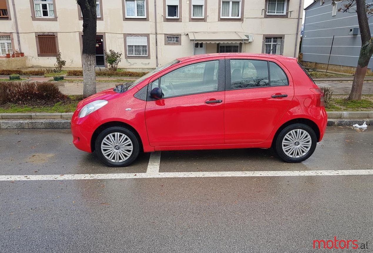 2008' Toyota Yaris photo #1