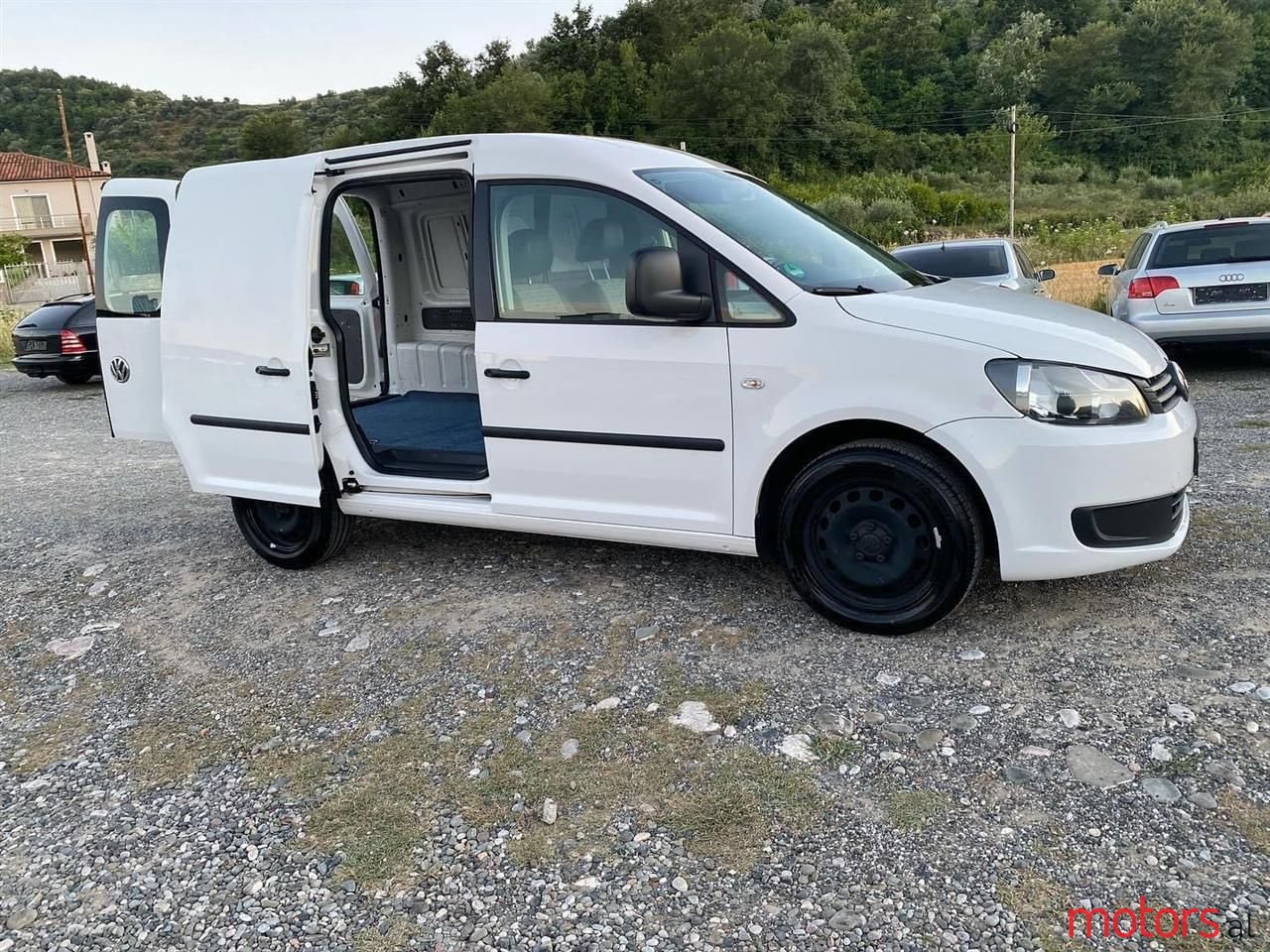 2012' Volkswagen Caddy photo #5