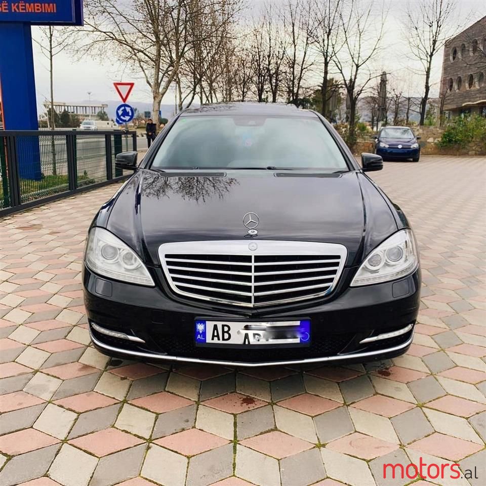 2011' Mercedes-Benz S 350 photo #3