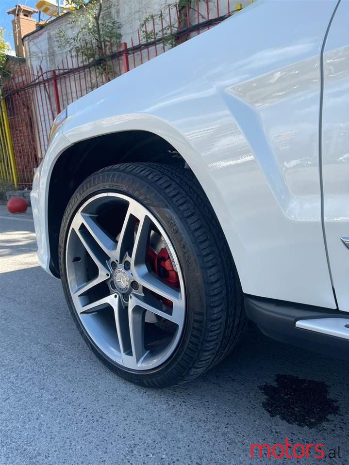 2015' Mercedes-Benz GLK 250 photo #2