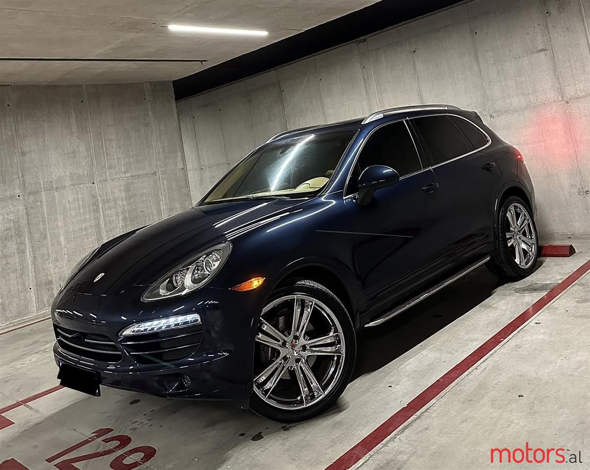 2012' Porsche Cayenne photo #1