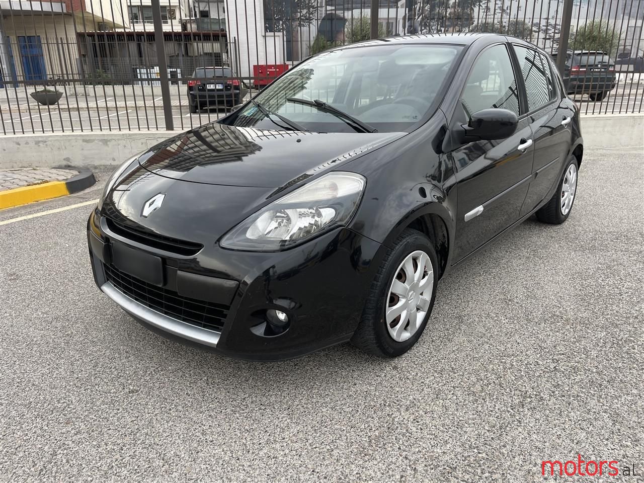 2009' Renault Clio photo #1