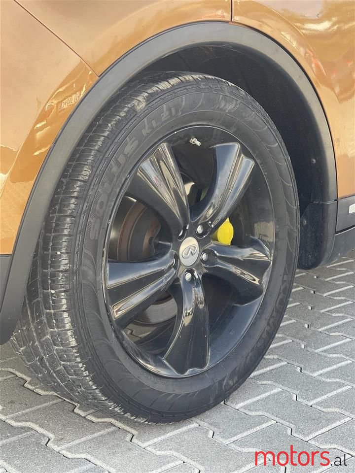 2009' Infiniti FX350 photo #3