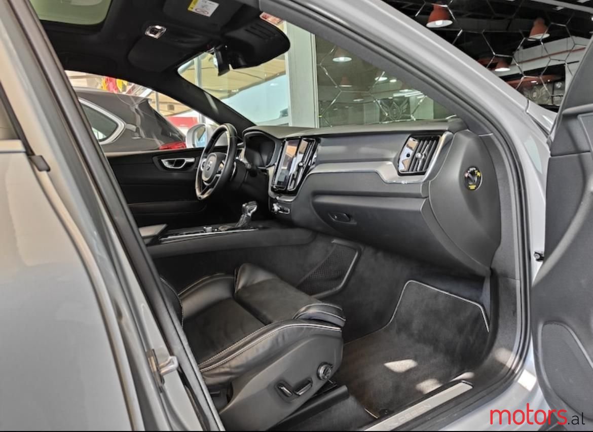 2019' Volvo Xc 60 photo #2