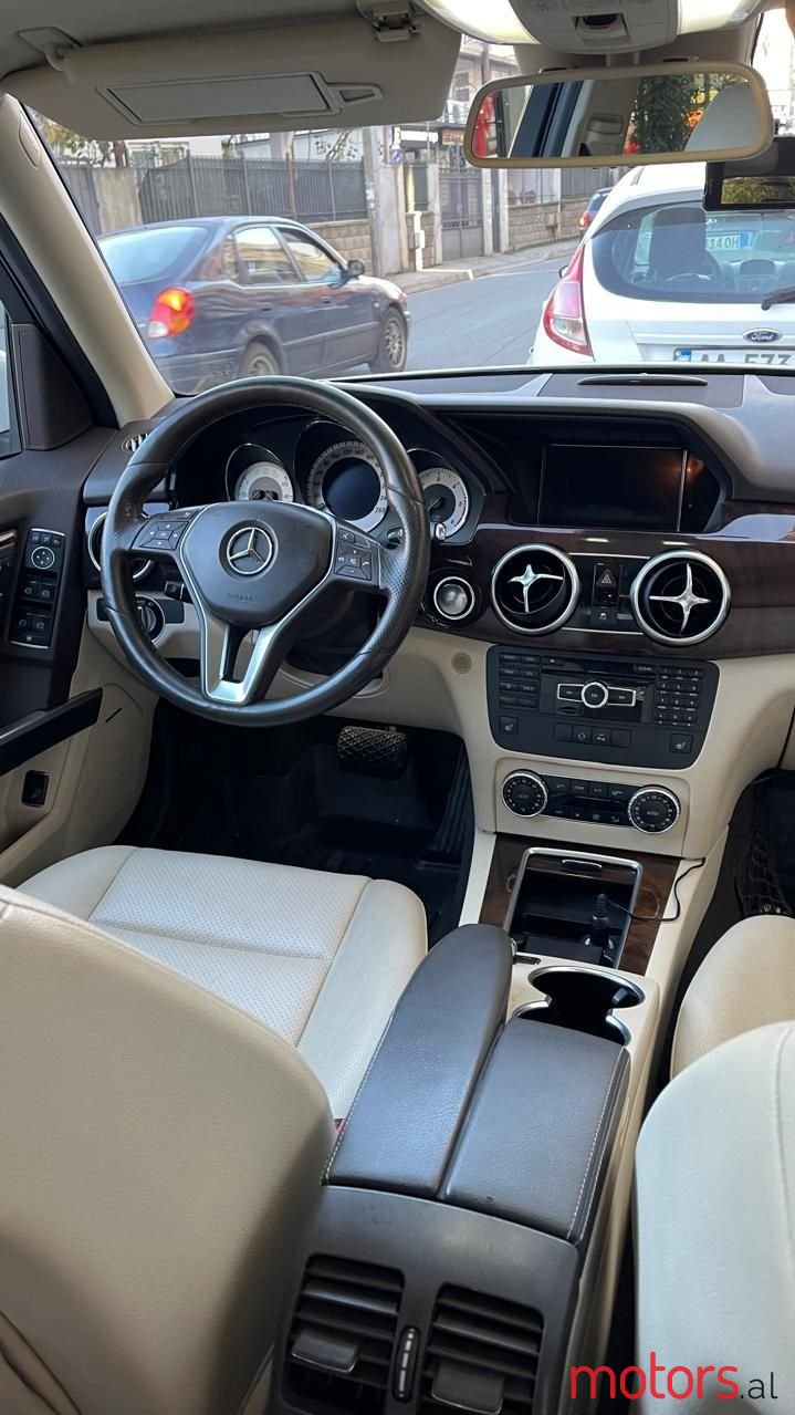 2014' Mercedes-Benz GLK 250 photo #1