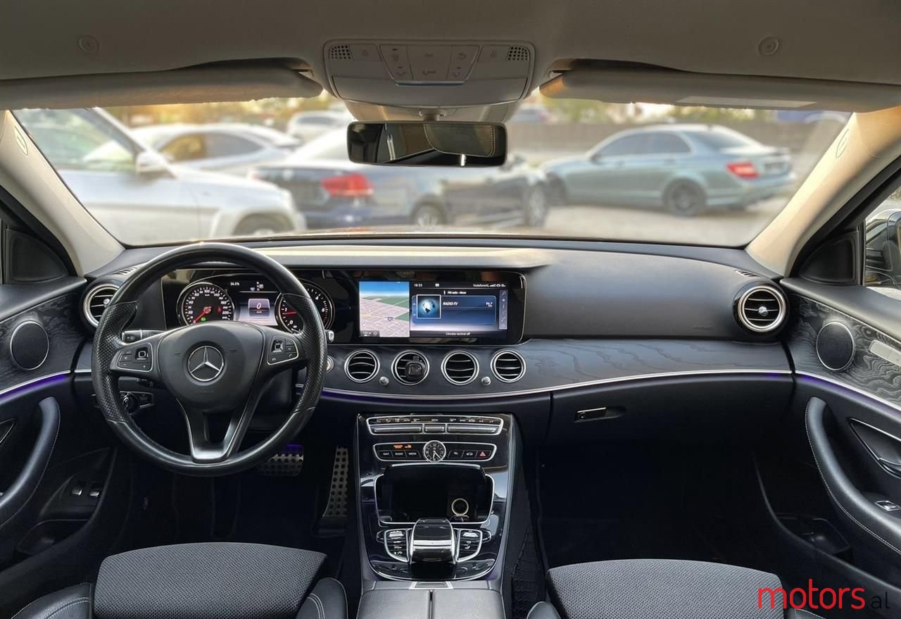 2018' Mercedes-Benz E 220 photo #5