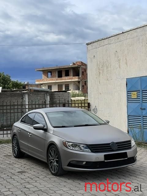 2013' Volkswagen Passat photo #5