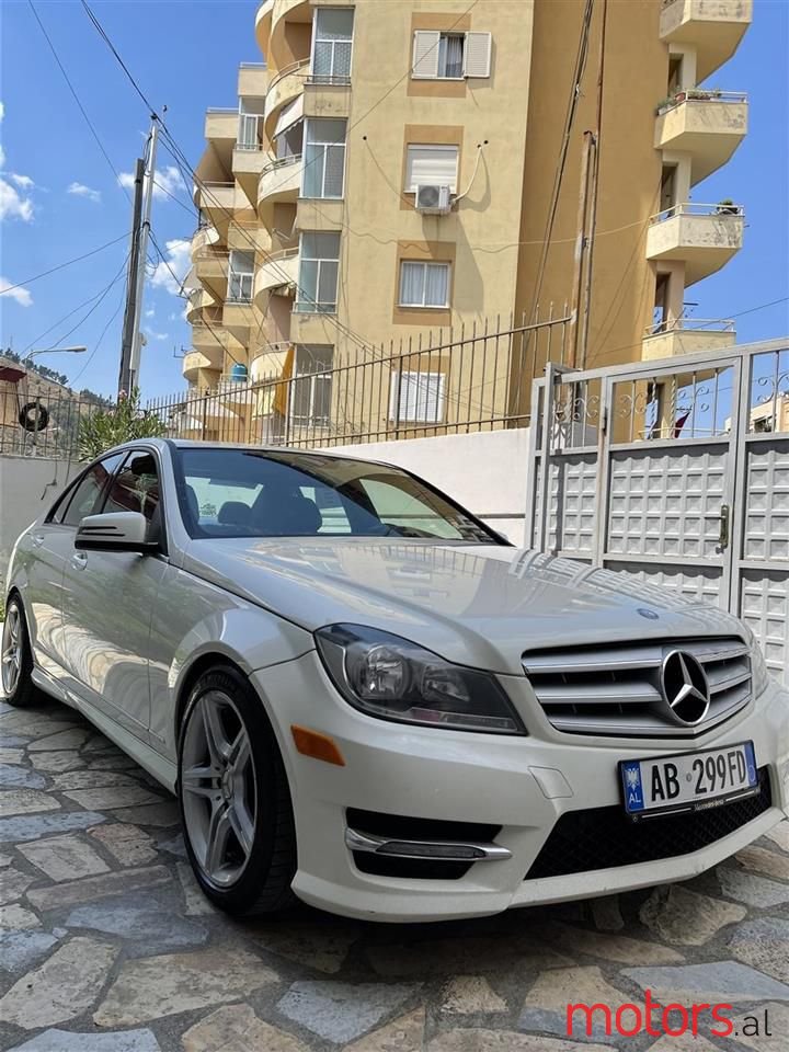 2012' Mercedes-Benz C 250 photo #5