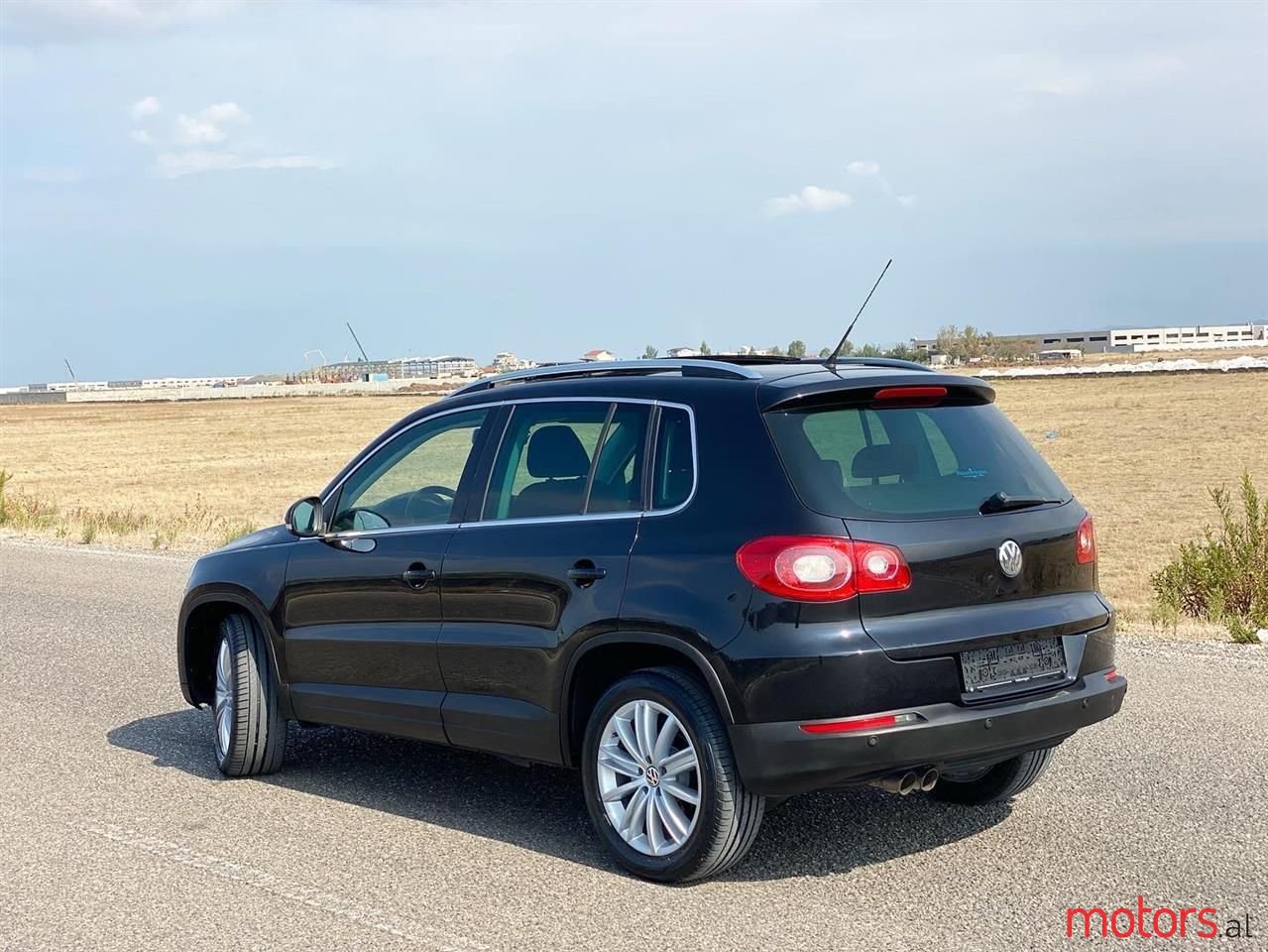 2009' Volkswagen Tiguan photo #4
