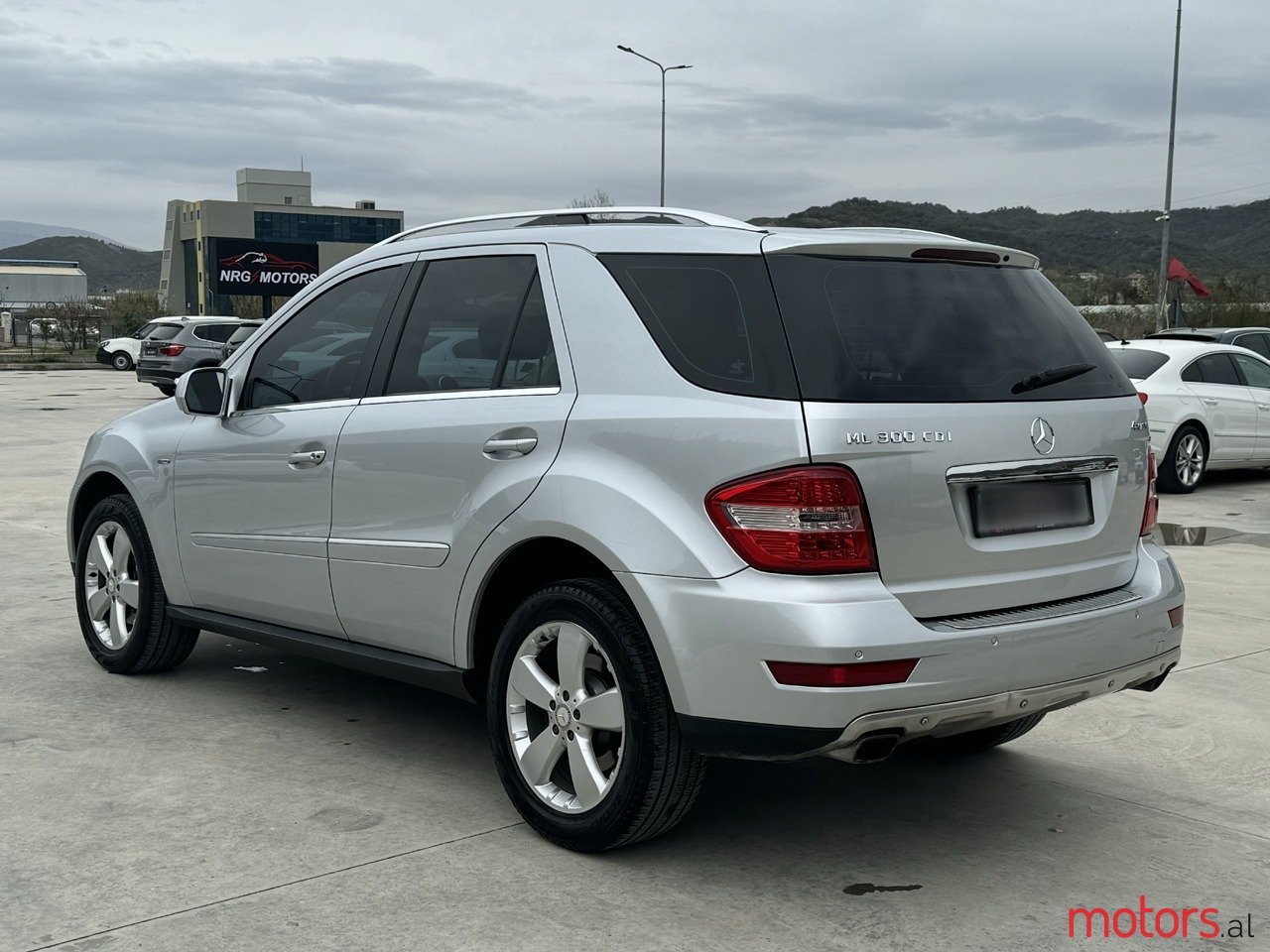 2010' Mercedes-Benz ML 300 photo #4