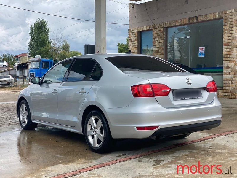 2011' Volkswagen Jetta photo #5