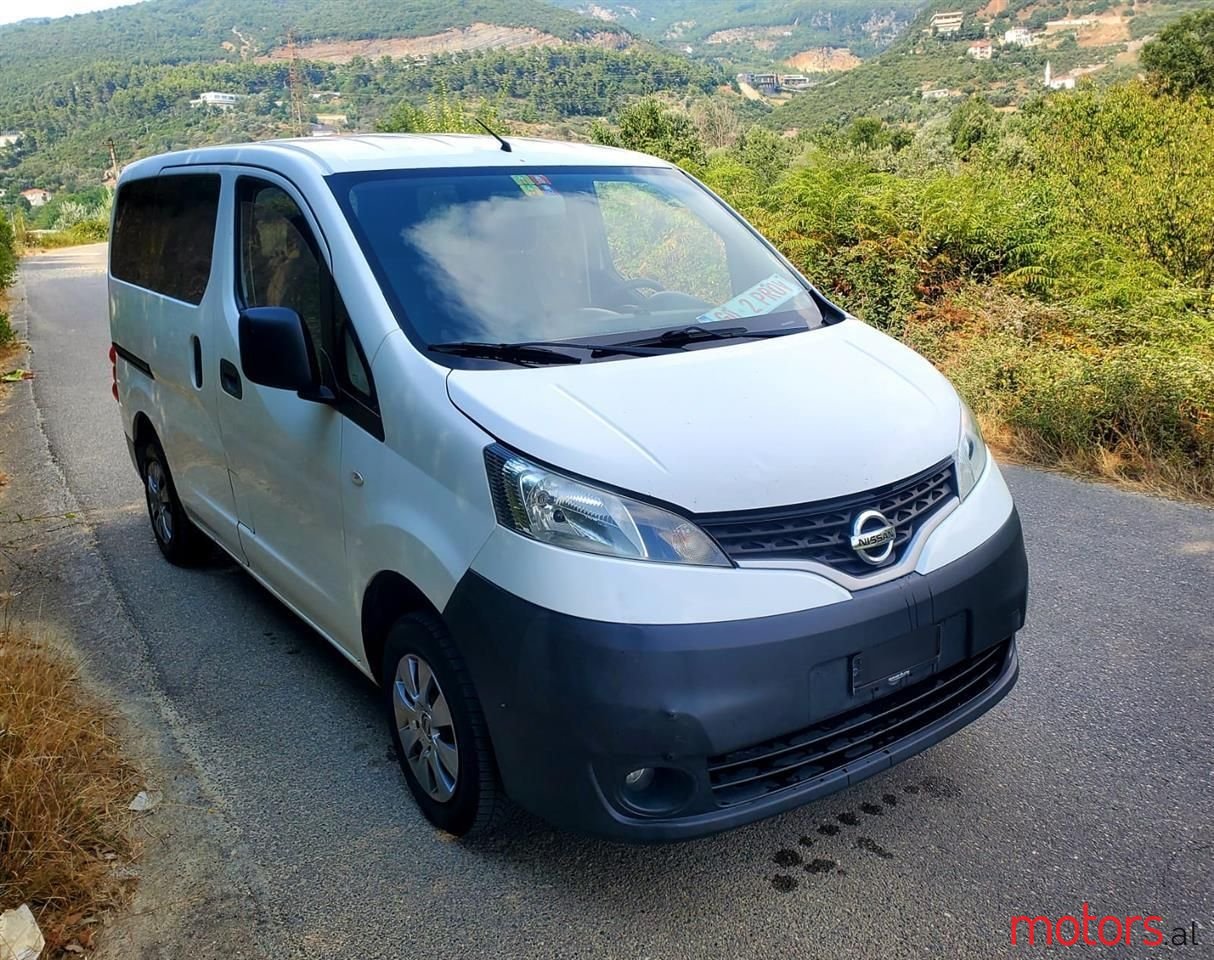 2012' Nissan NV200 photo #2