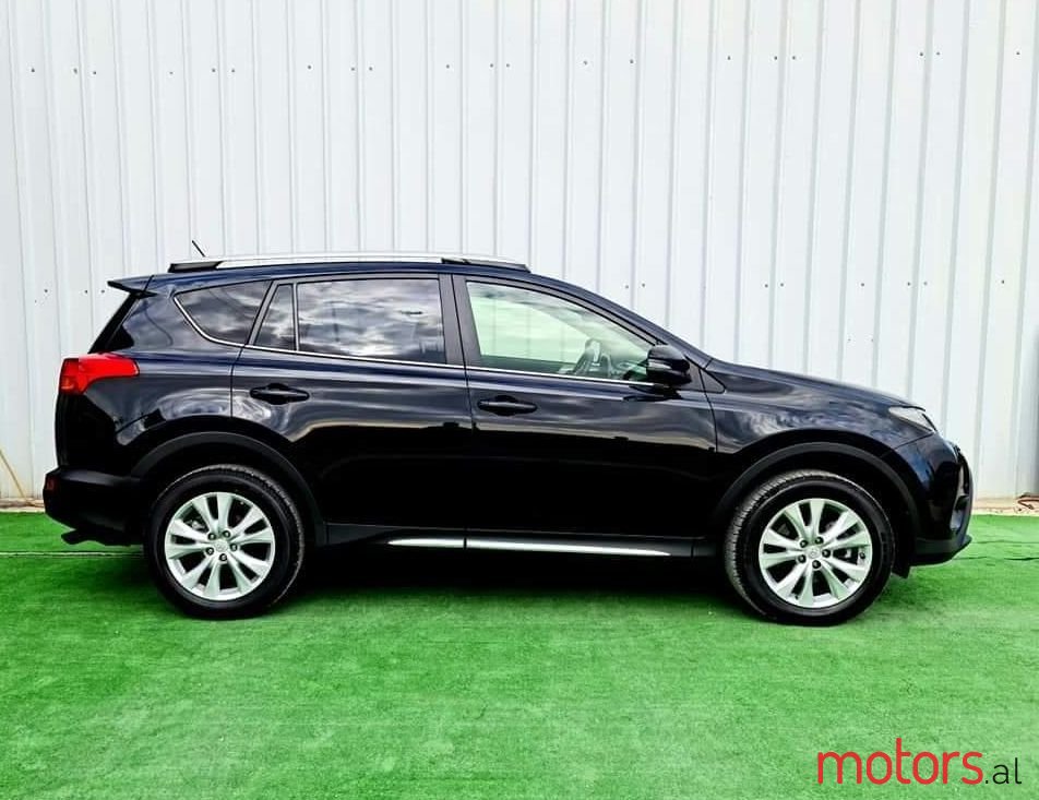 2015' Toyota RAV4 photo #1