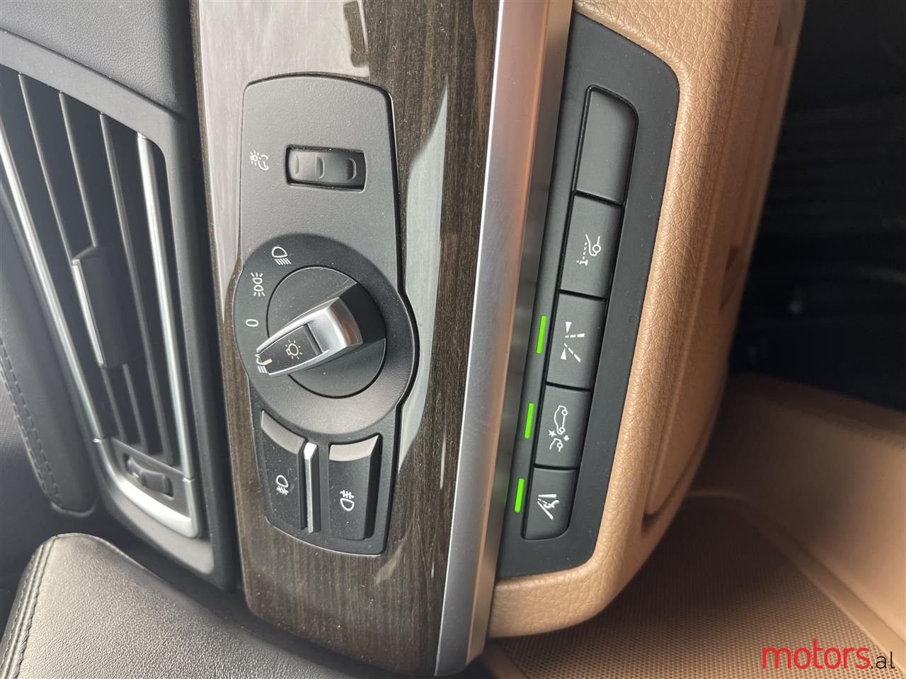 2011' BMW 740 photo #5