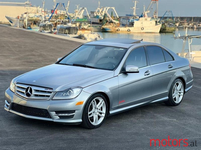 2012' Mercedes-Benz C 300 photo #5