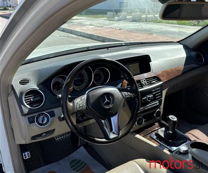 2012' Mercedes-Benz C 300 photo #4