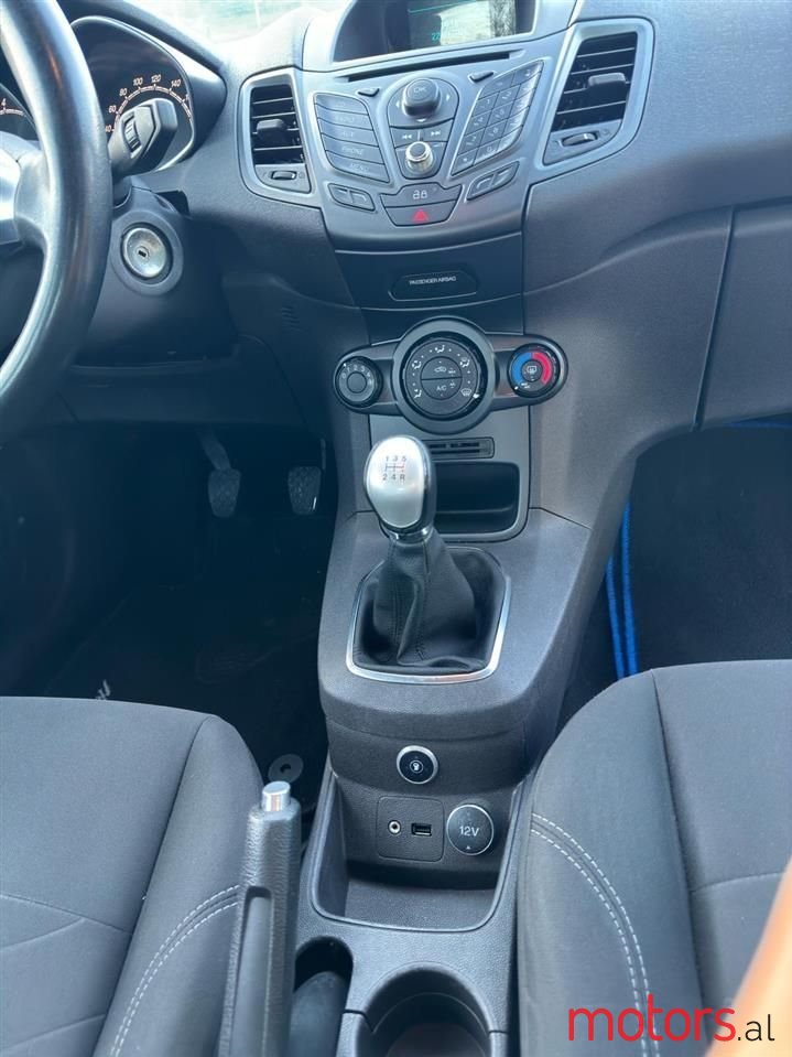 2014' Ford Fiesta photo #2