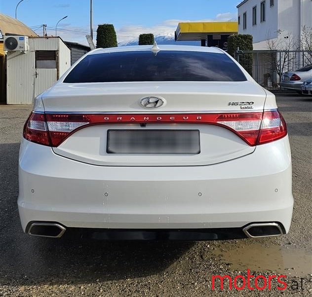 2016' Hyundai Grandeur photo #2