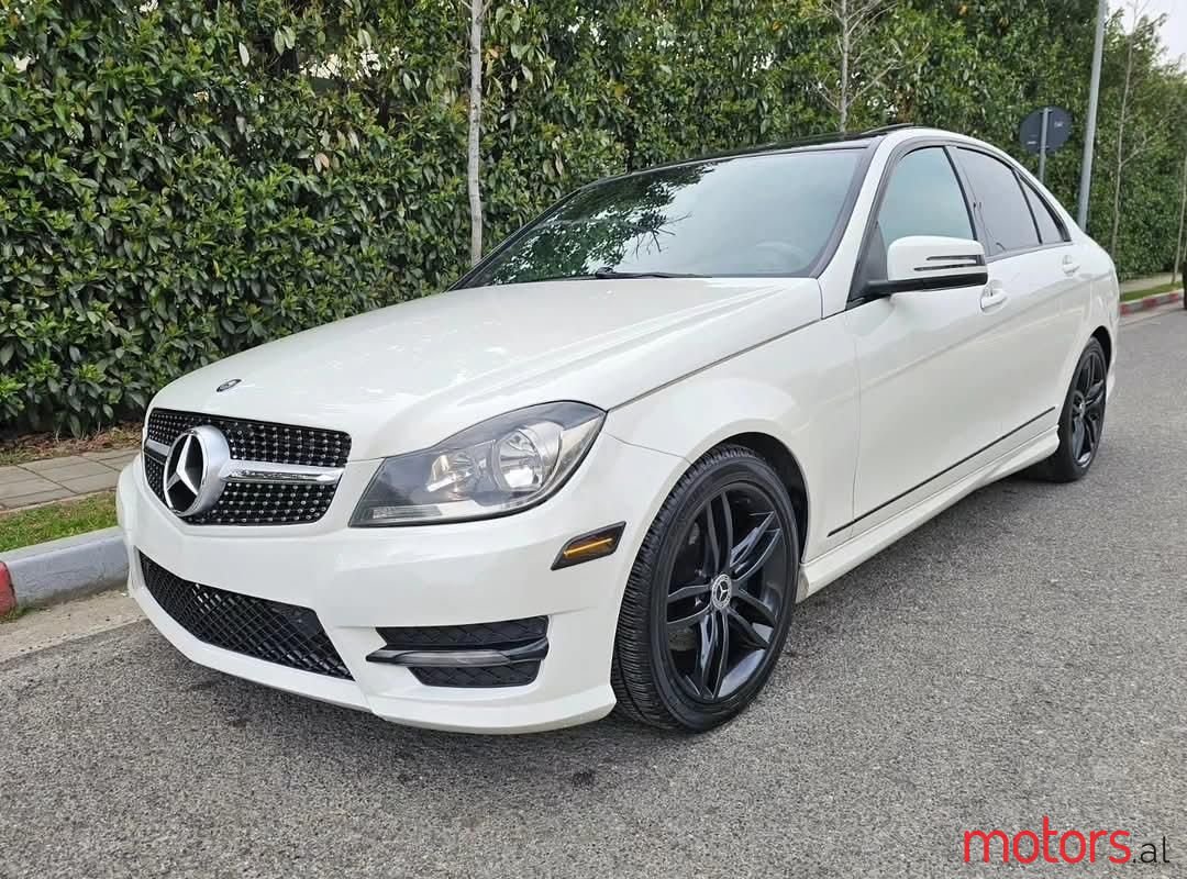2013' Mercedes-Benz C 300 photo #3