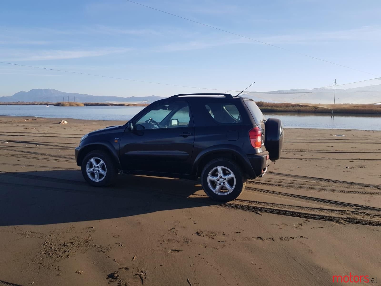 2004' Toyota RAV4 photo #1