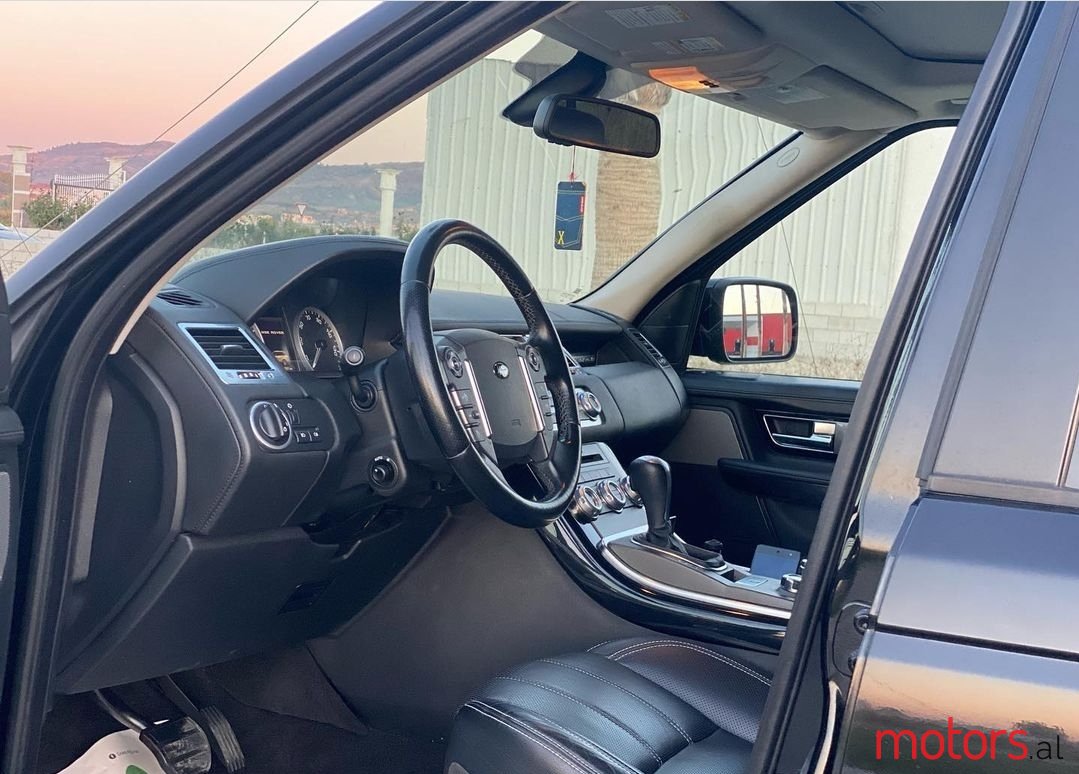 2011' Land Rover Range Rover Sport HSE LUXURY photo #2