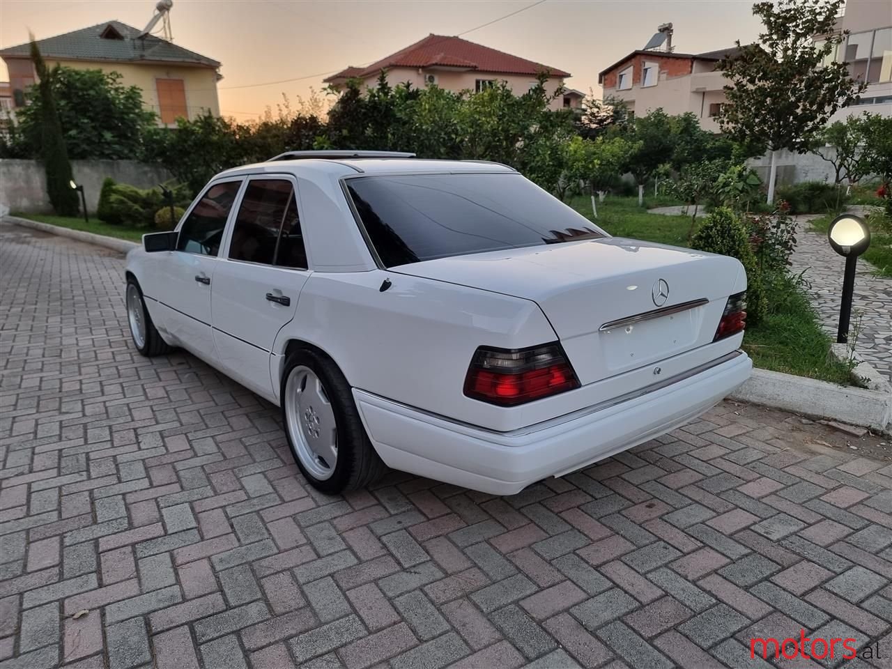 1993' Mercedes-Benz E 500 photo #2
