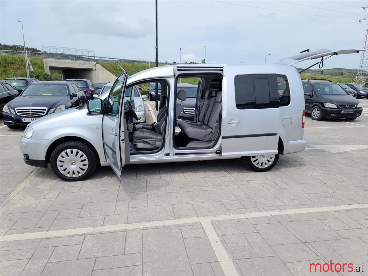 2008' Volkswagen Caddy photo #4