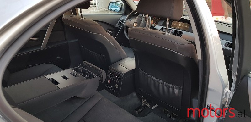 2007' BMW 520 photo #3