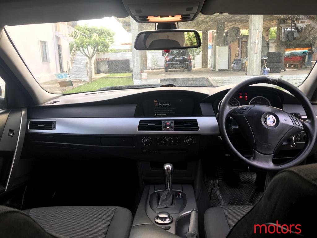 2004' BMW 5 Series photo #1