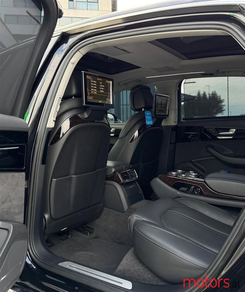 2015' Audi A8 photo #2