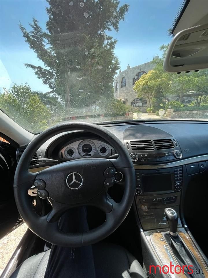 2009' Mercedes-Benz 300 photo #6