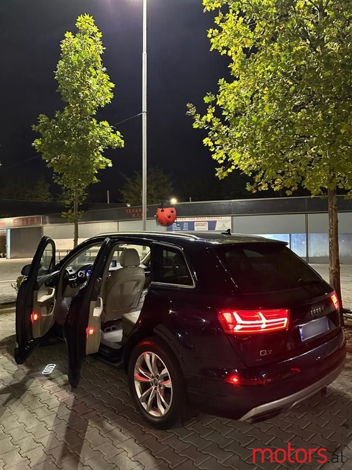 2017' Audi Q7 photo #5