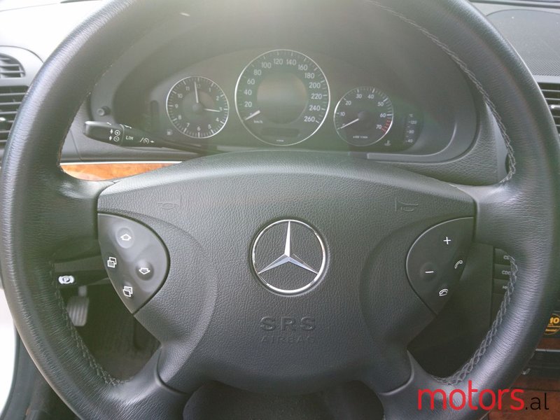2005' Mercedes-Benz E-Class E 280 V6 3000k.7G photo #4