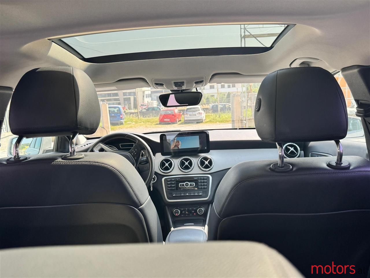 2015' Mercedes-Benz GLA 200 photo #4