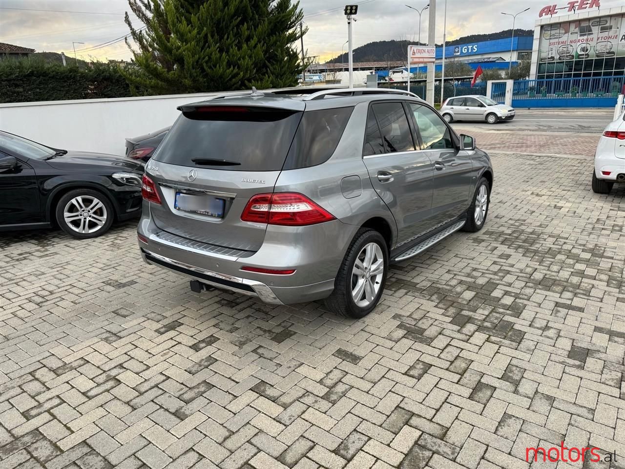 2012' Mercedes-Benz ML 350 photo #2