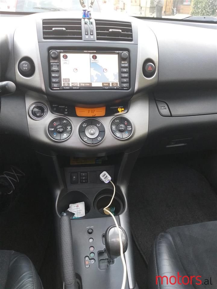 2010' Toyota RAV4 photo #3