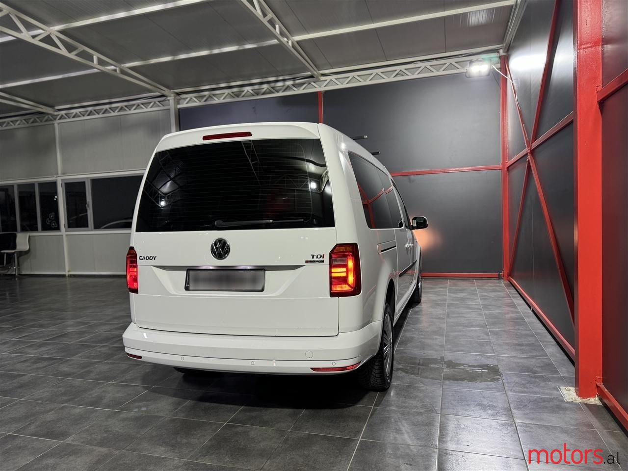 2017' Volkswagen Caddy photo #3