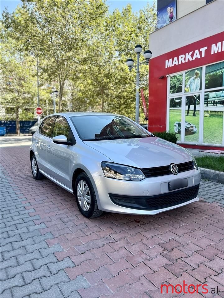 2011' Volkswagen Polo photo #5