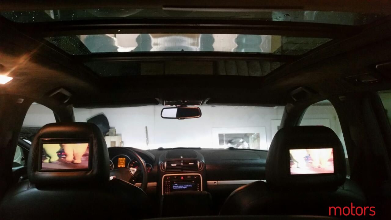 2009' Porsche Cayenne photo #4