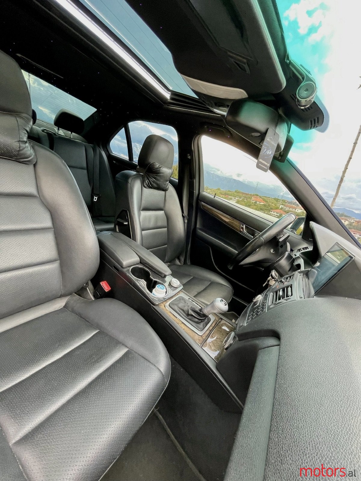 2011' Mercedes-Benz C 250 photo #5