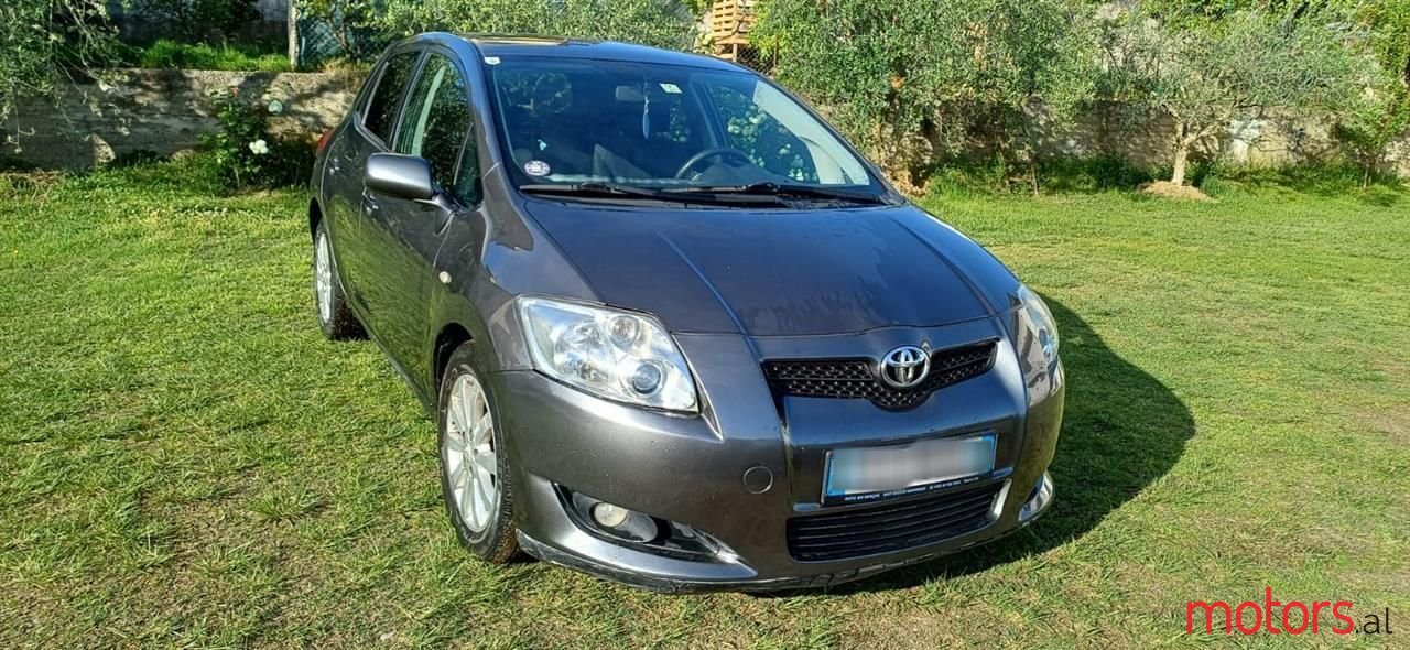 2008' Toyota Auris photo #1