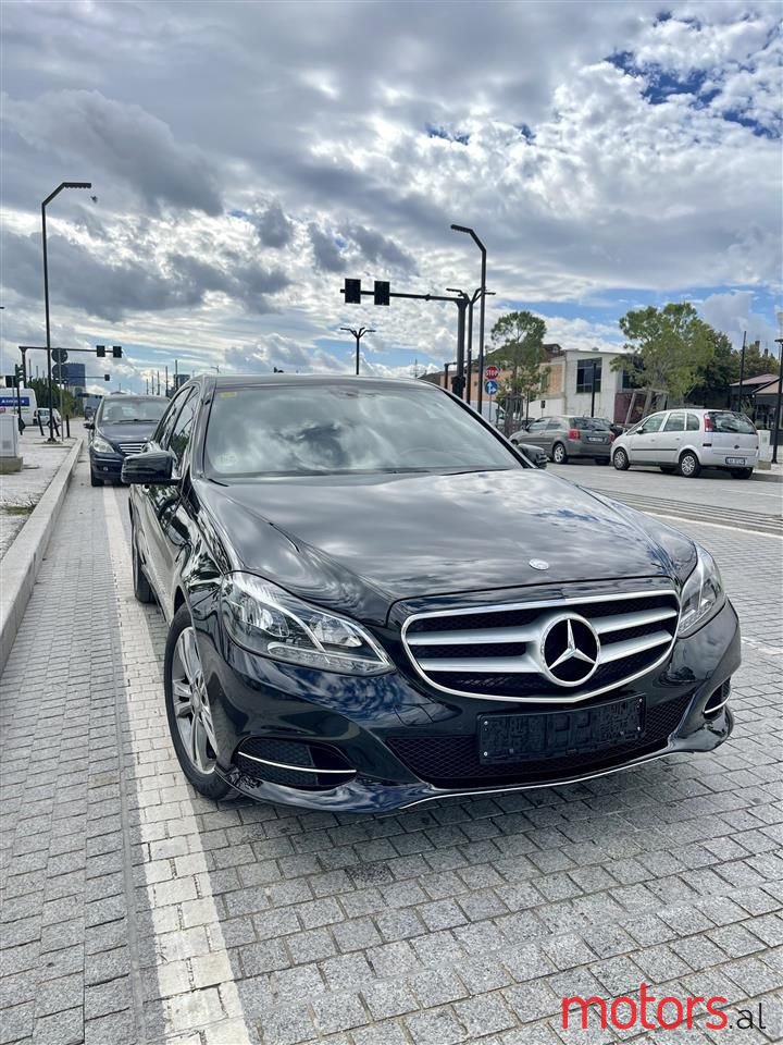 2014' Mercedes-Benz E 220 photo #3
