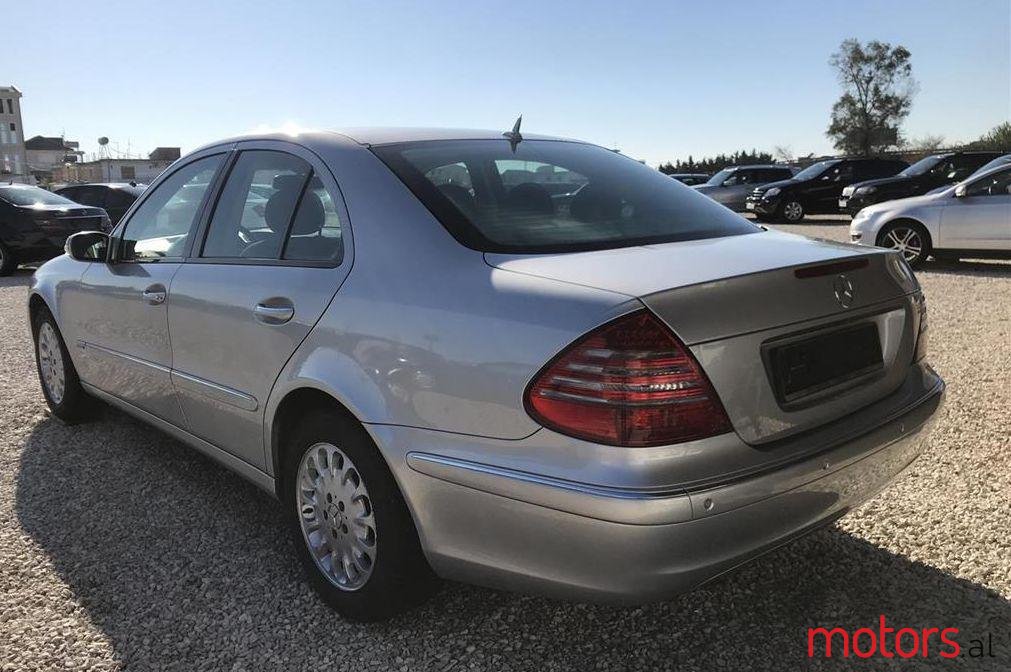 2002' Mercedes-Benz E 270 photo #2