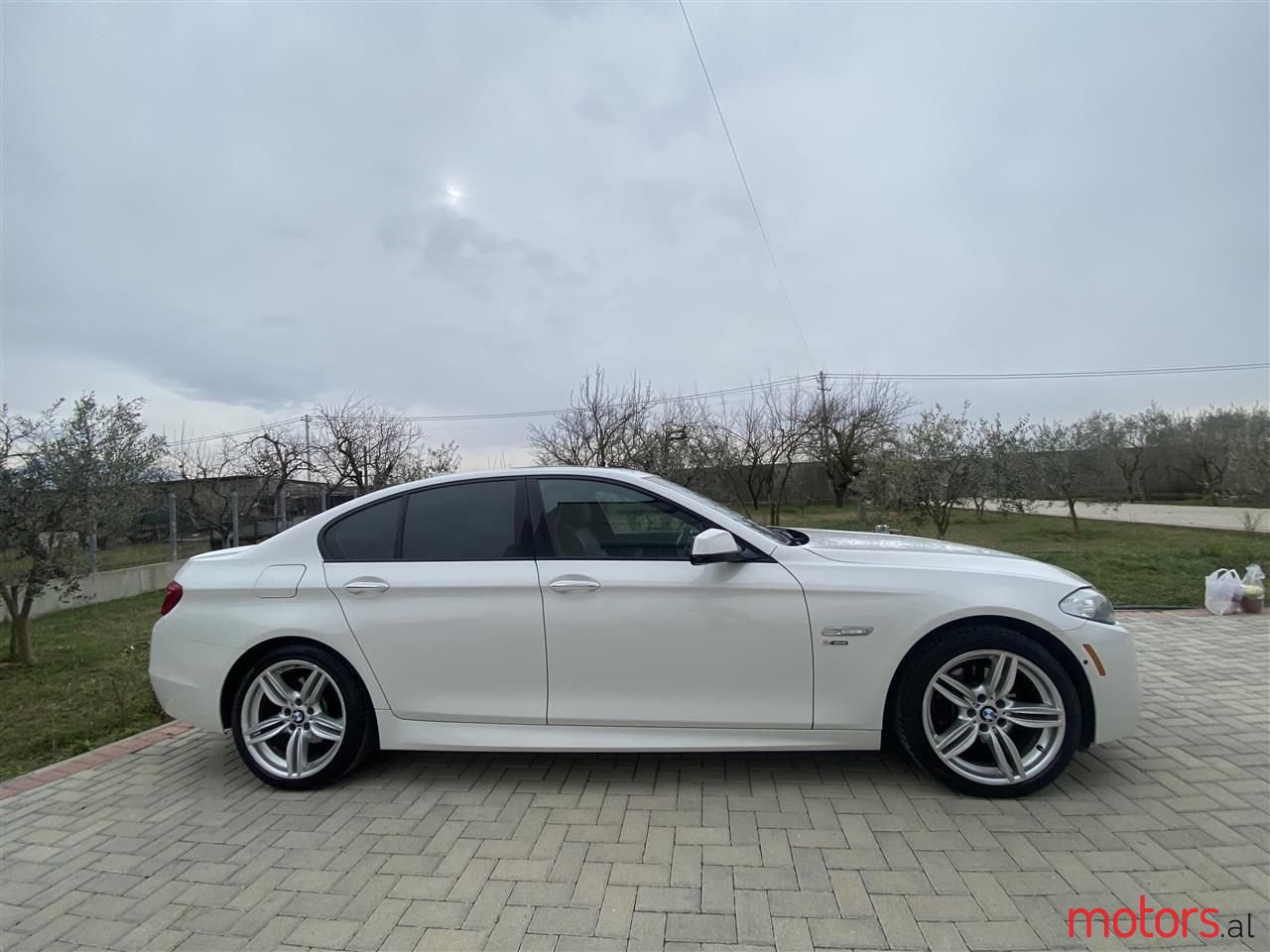 2011' BMW 535 photo #4