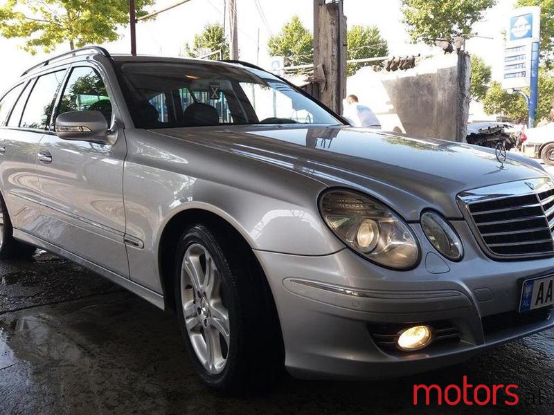 2007' Mercedes-Benz E 220 photo #2