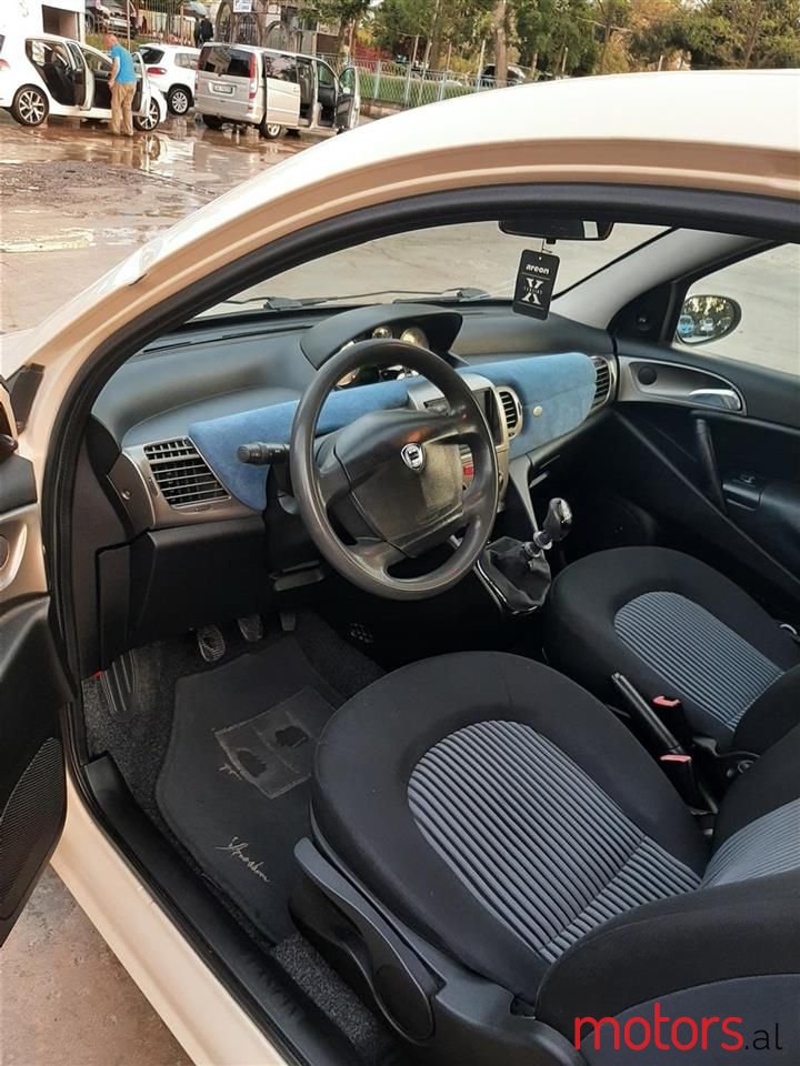 2004' Lancia Ypsilon photo #6