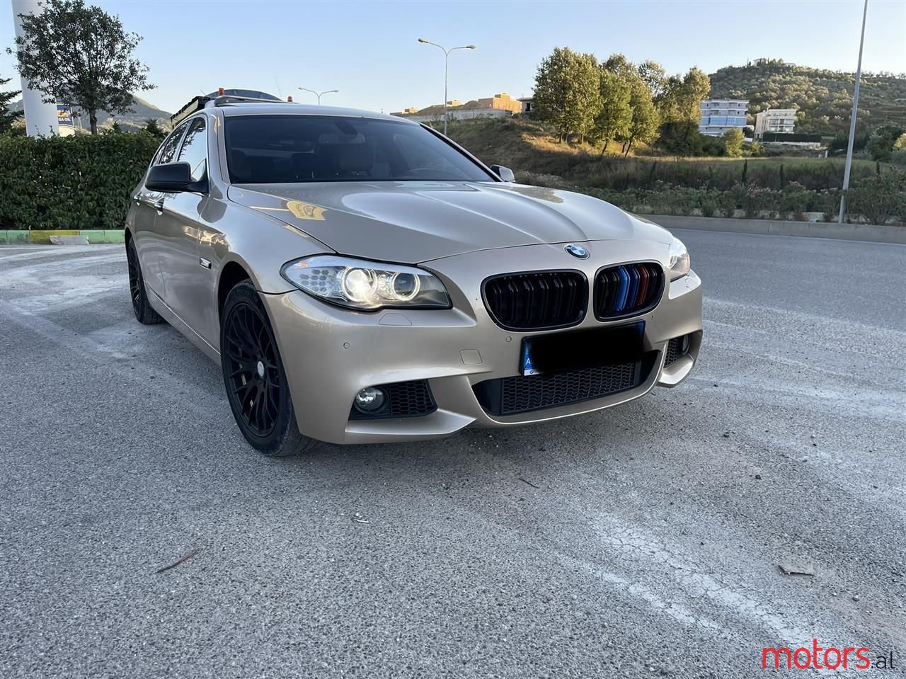 2011' BMW 523 photo #1