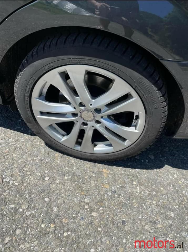 2012' Mercedes-Benz C 250 photo #5