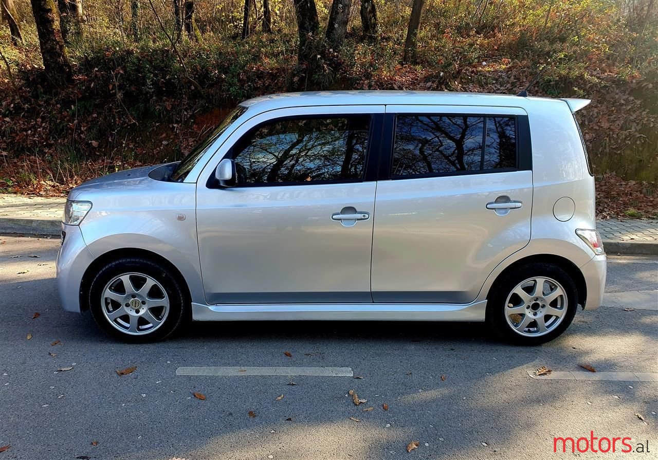 2011' Daihatsu Materia photo #2